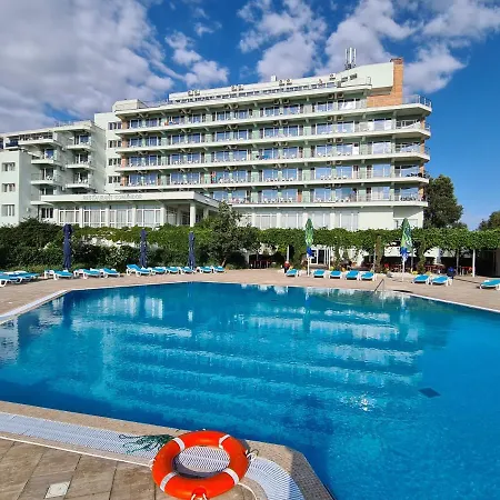 Comandor 4*