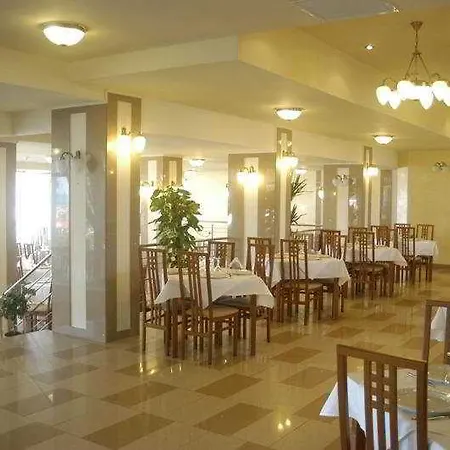 Отель Comandor 4*